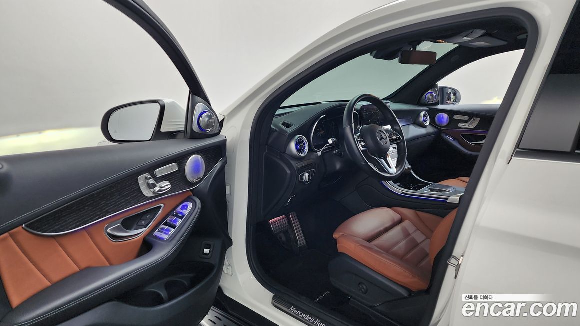 Mercedes-Benz GLC-Class 2023