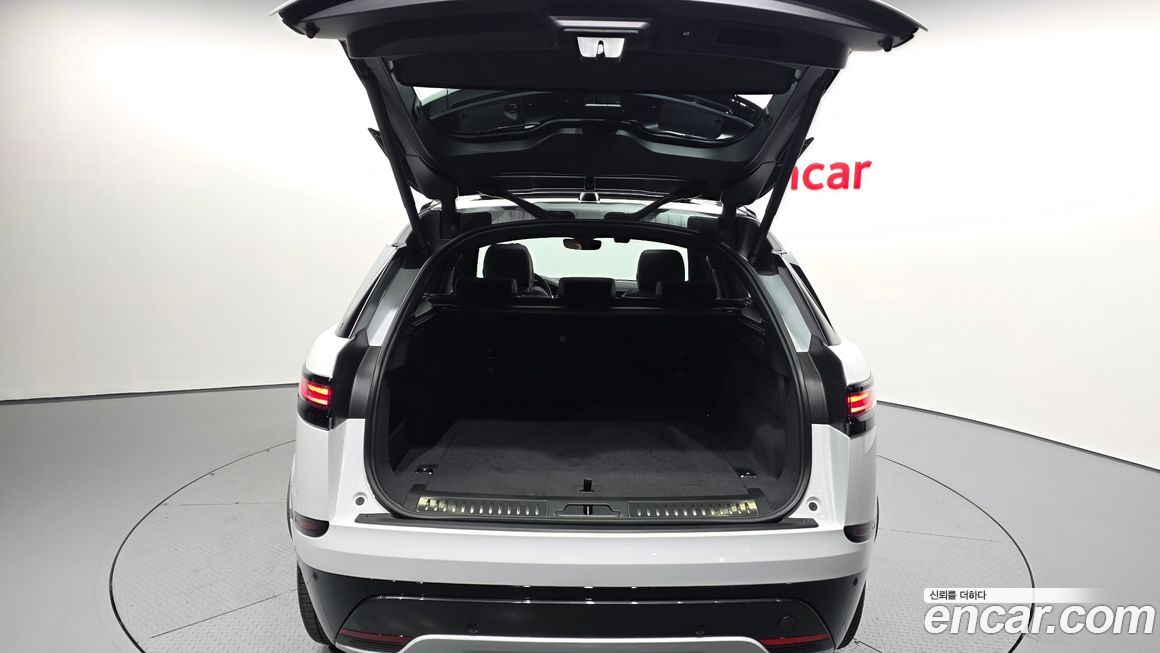 Land Rover Range Rover Velar 2026