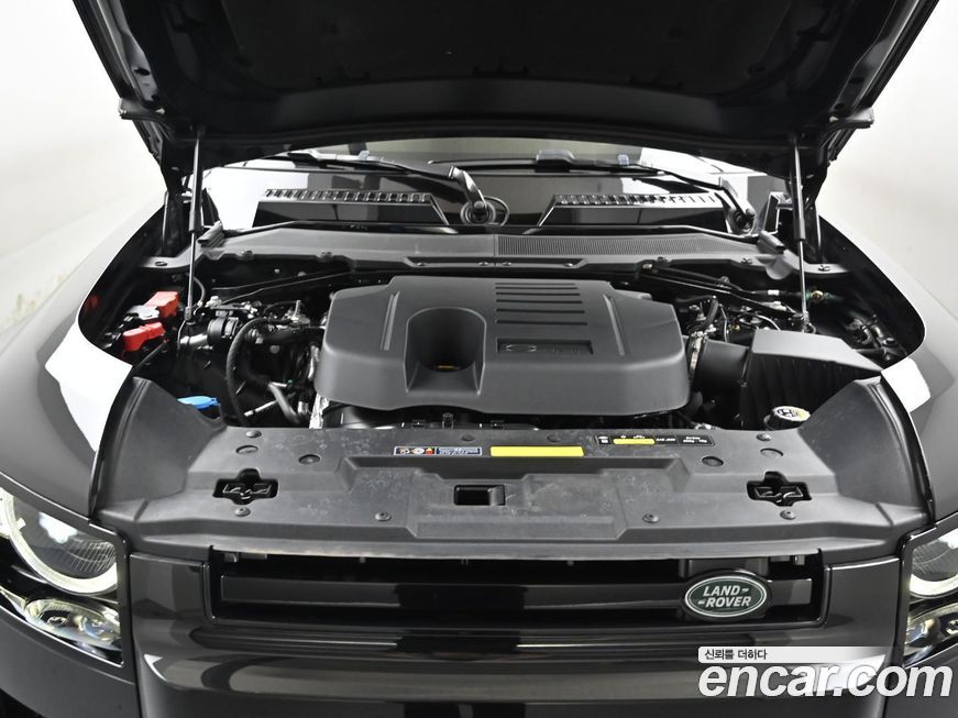Land Rover Defender 2025