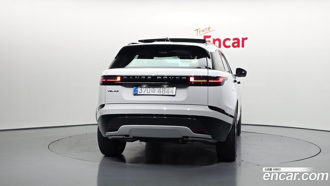 Land Rover Range Rover Velar 2026