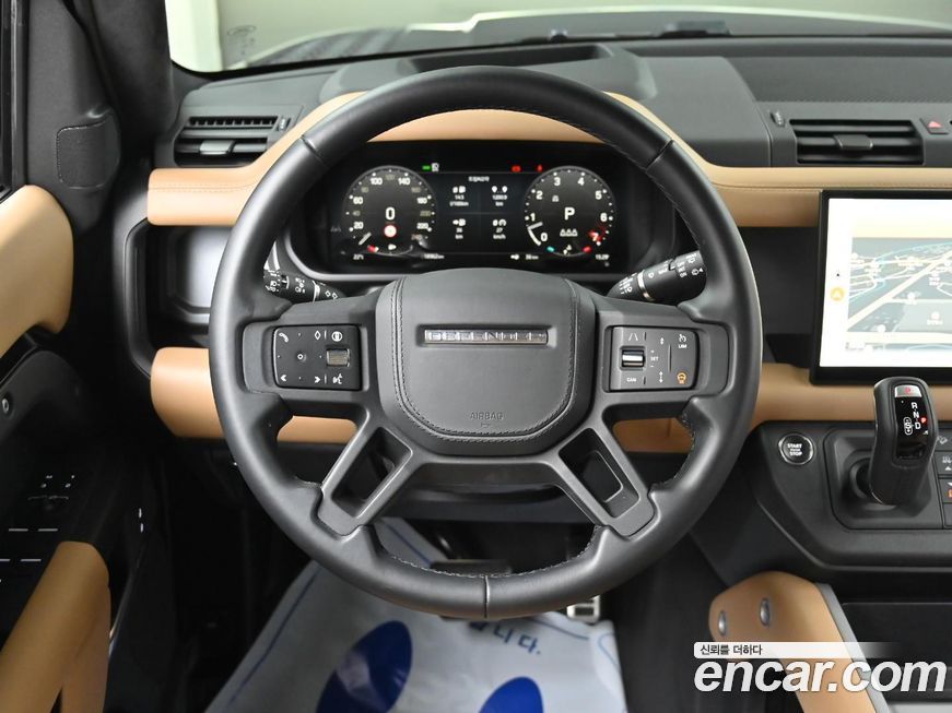 Land Rover Defender 2025