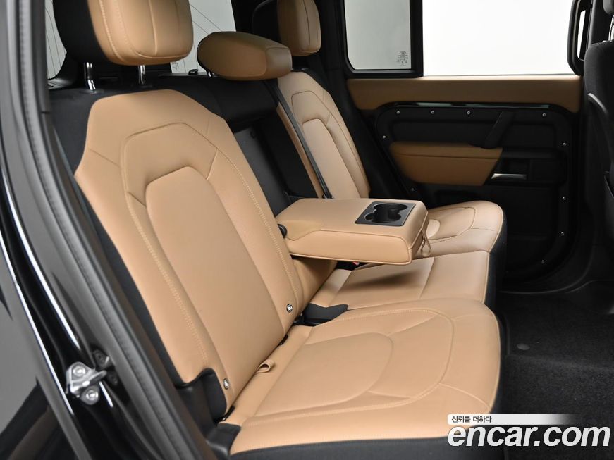 Land Rover Defender 2025