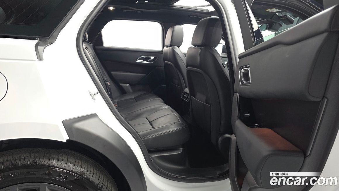 Land Rover Range Rover Velar 2026