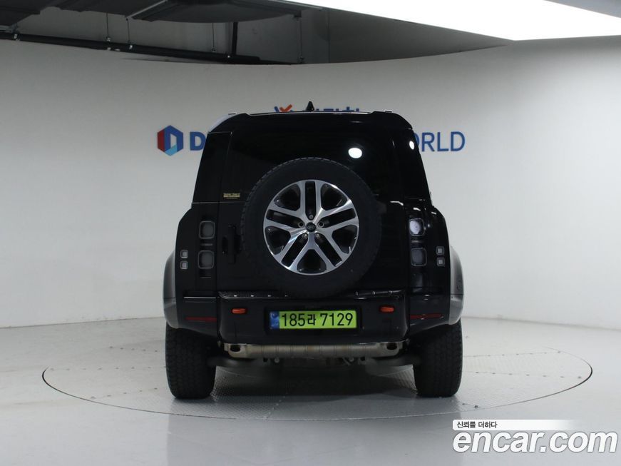 Land Rover Defender 2025