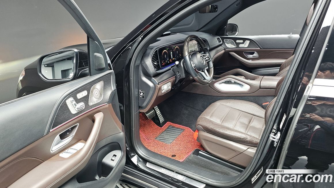 Mercedes-Benz GLS-Class 2023