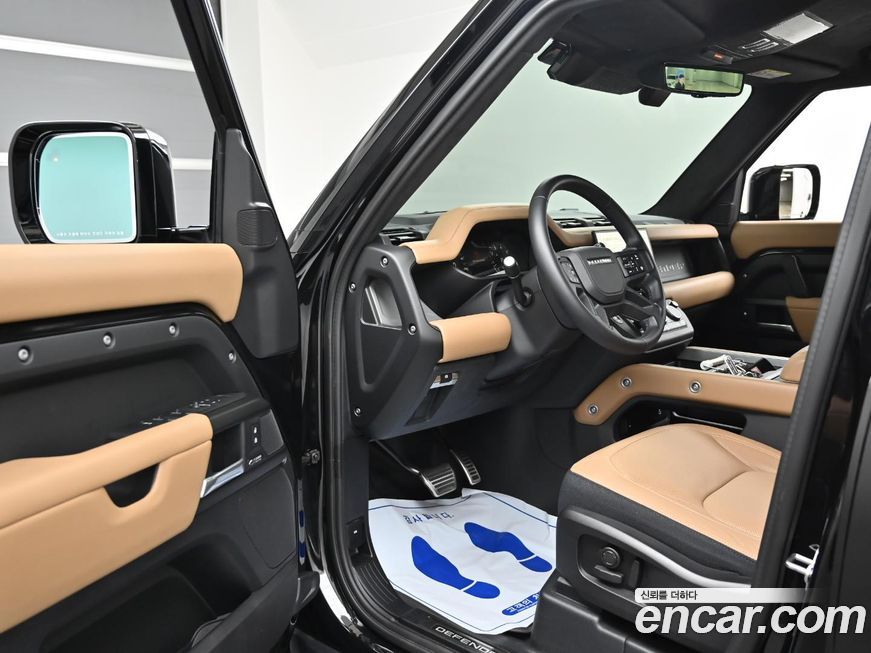 Land Rover Defender 2025