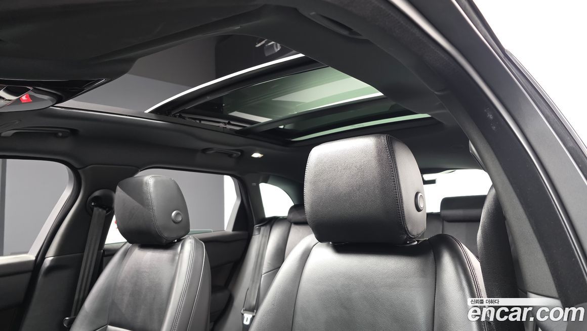 Land Rover Range Rover Velar 2026