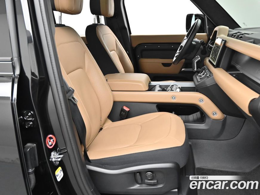 Land Rover Defender 2025