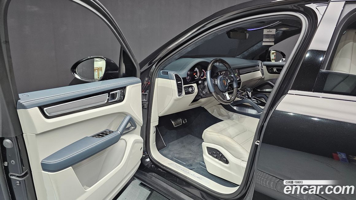 Porsche Cayenne 2023