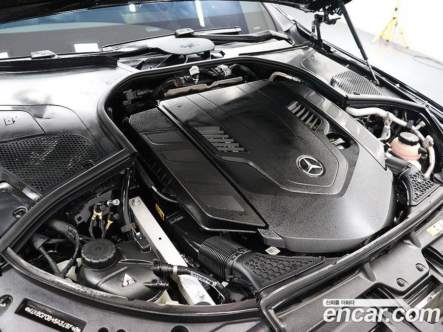 Mercedes-Benz S-Class 2025