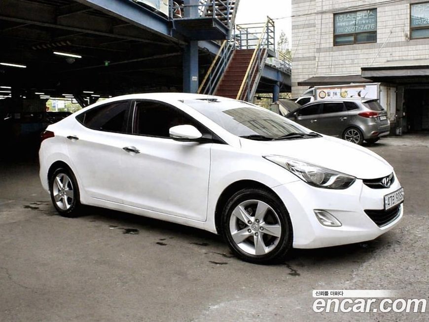 Hyundai AVANTE 2011