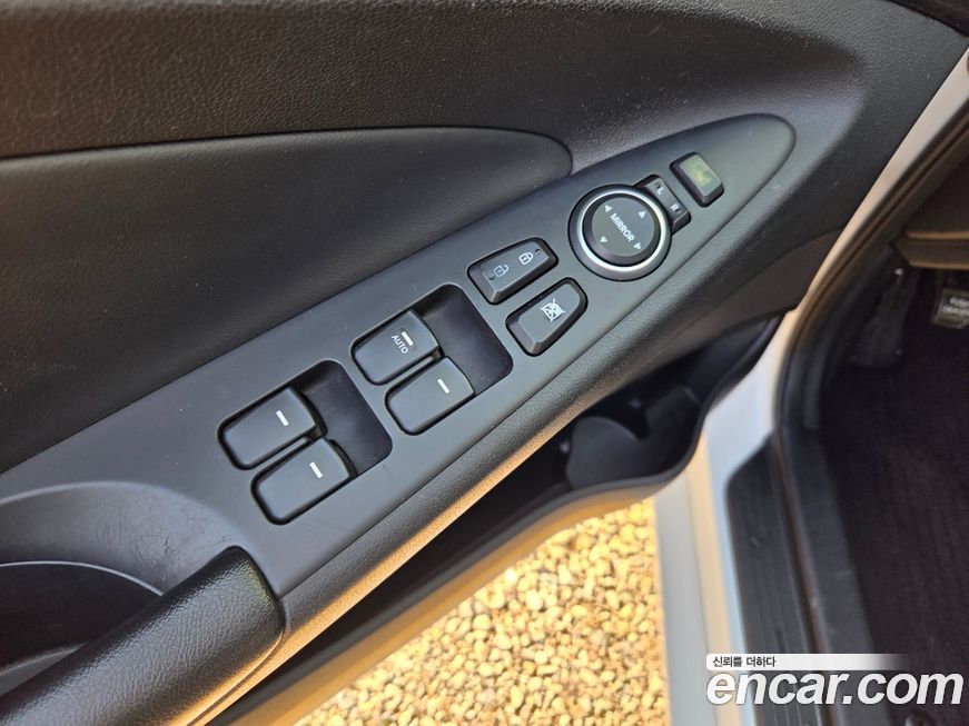 Hyundai Sonata 2012