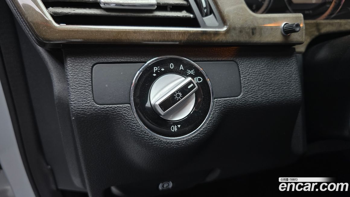 Mercedes-Benz E-Class 2010