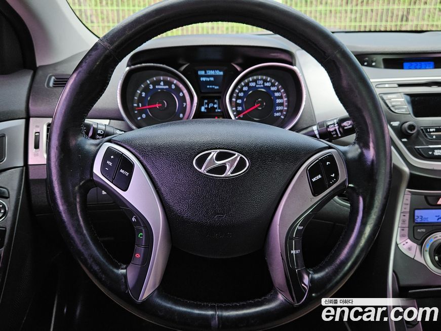 Hyundai AVANTE 2014