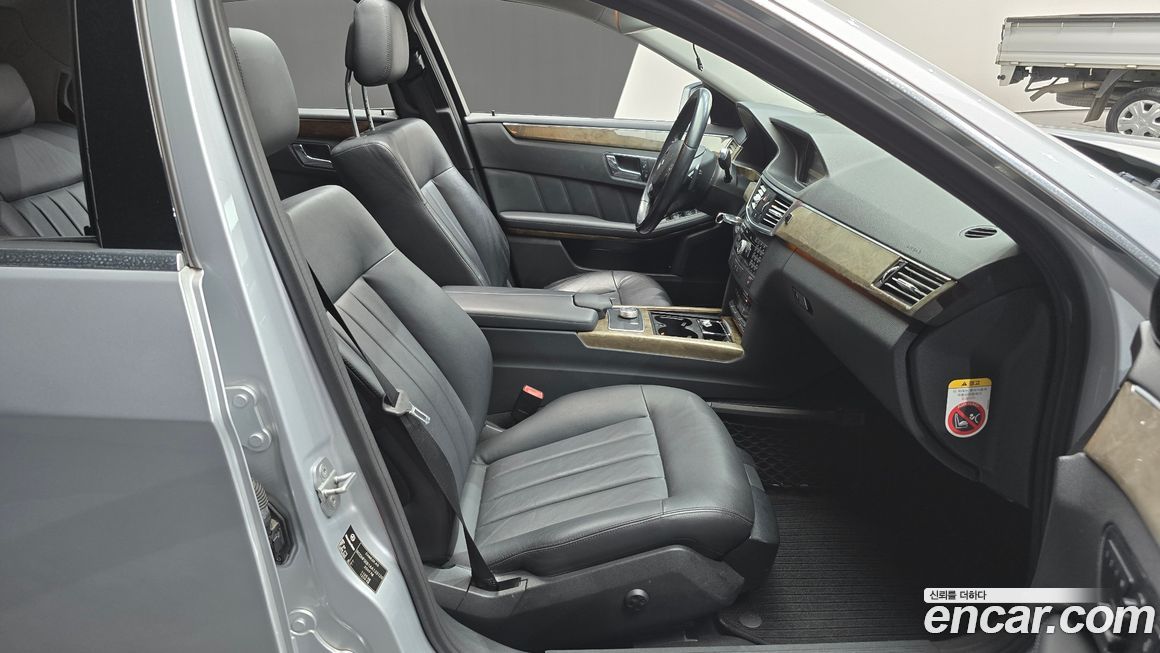 Mercedes-Benz E-Class 2010