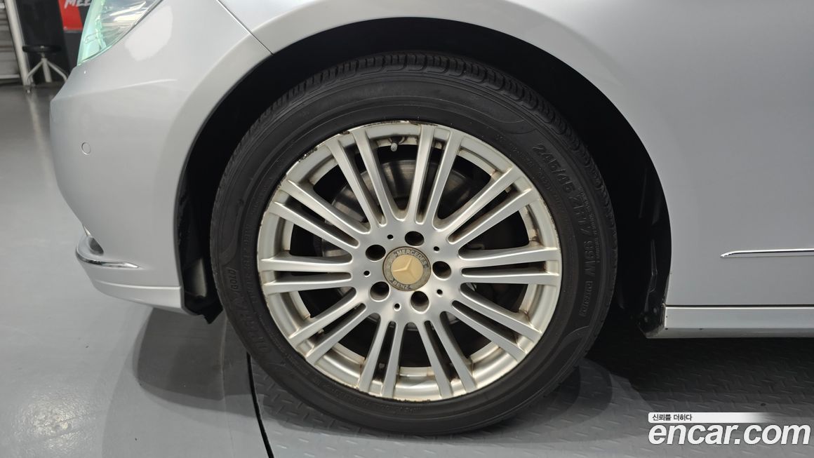 Mercedes-Benz E-Class 2010