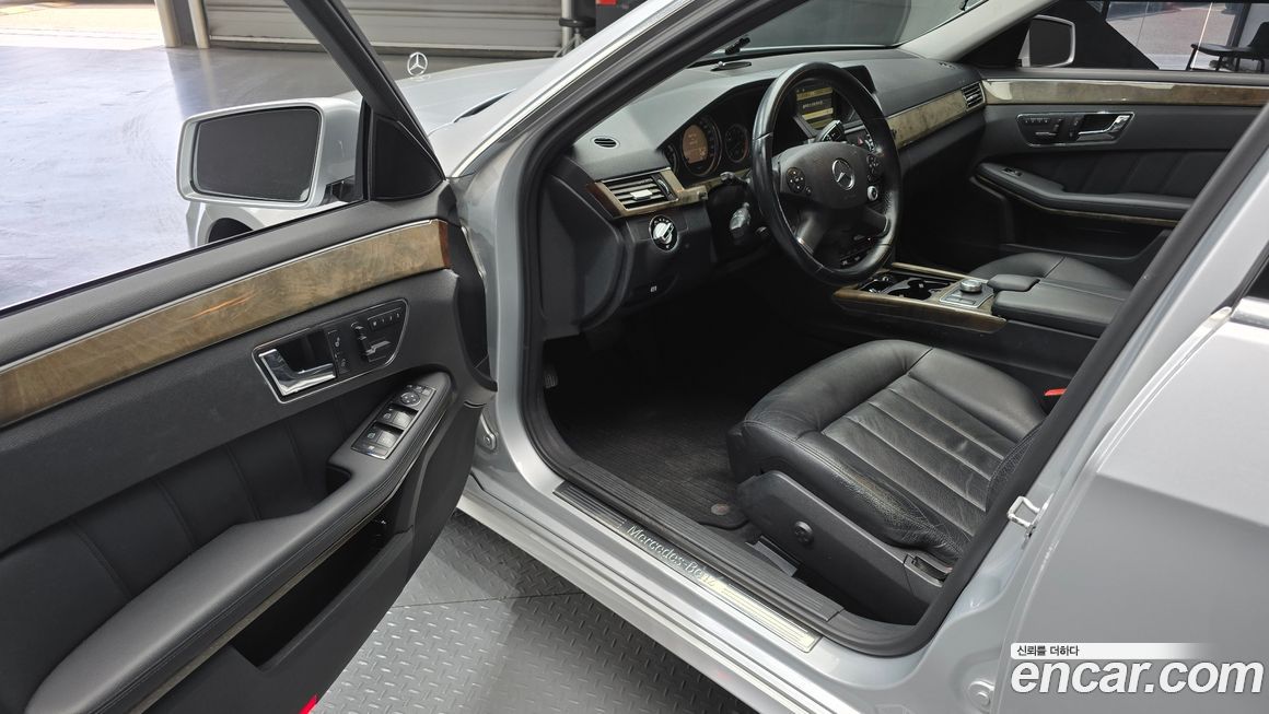 Mercedes-Benz E-Class 2010