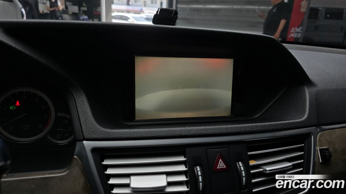 Mercedes-Benz E-Class 2010