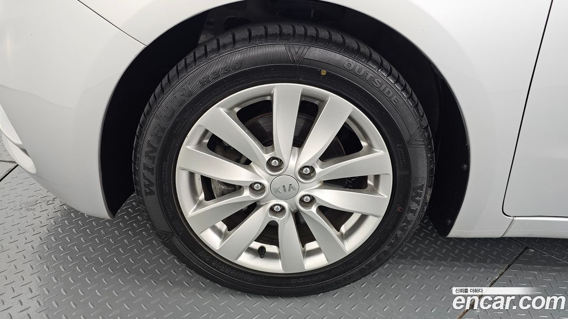 Kia K3 2013