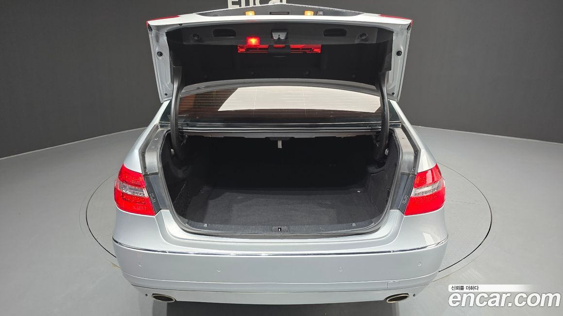 Mercedes-Benz E-Class 2010