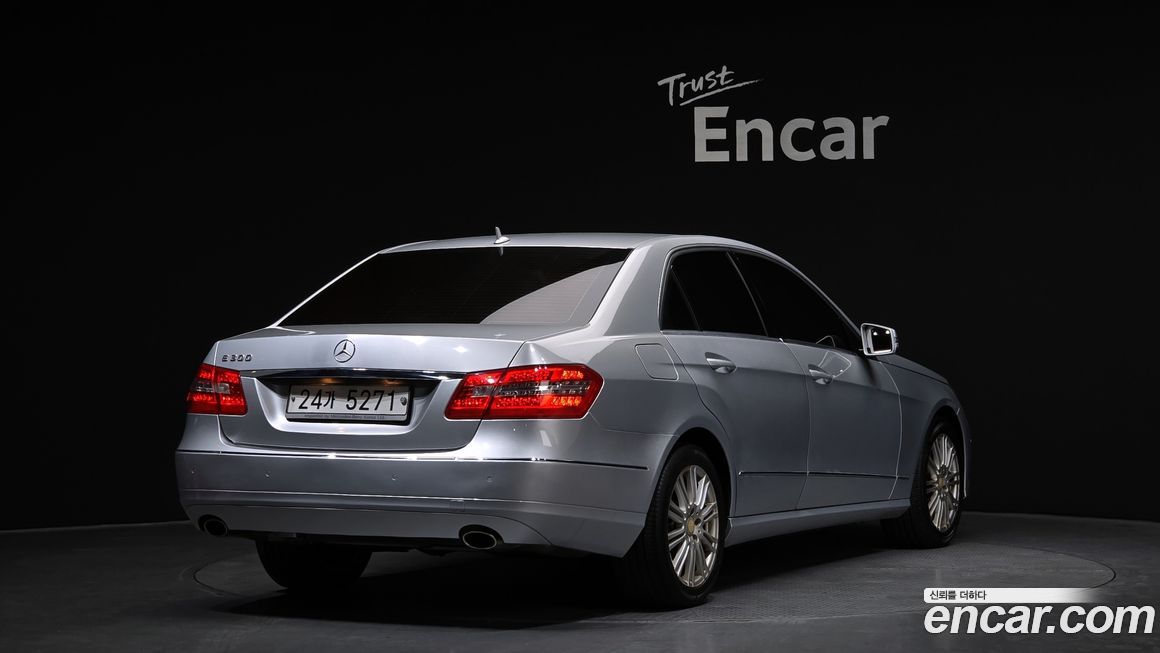 Mercedes-Benz E-Class 2010