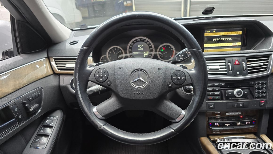 Mercedes-Benz E-Class 2010