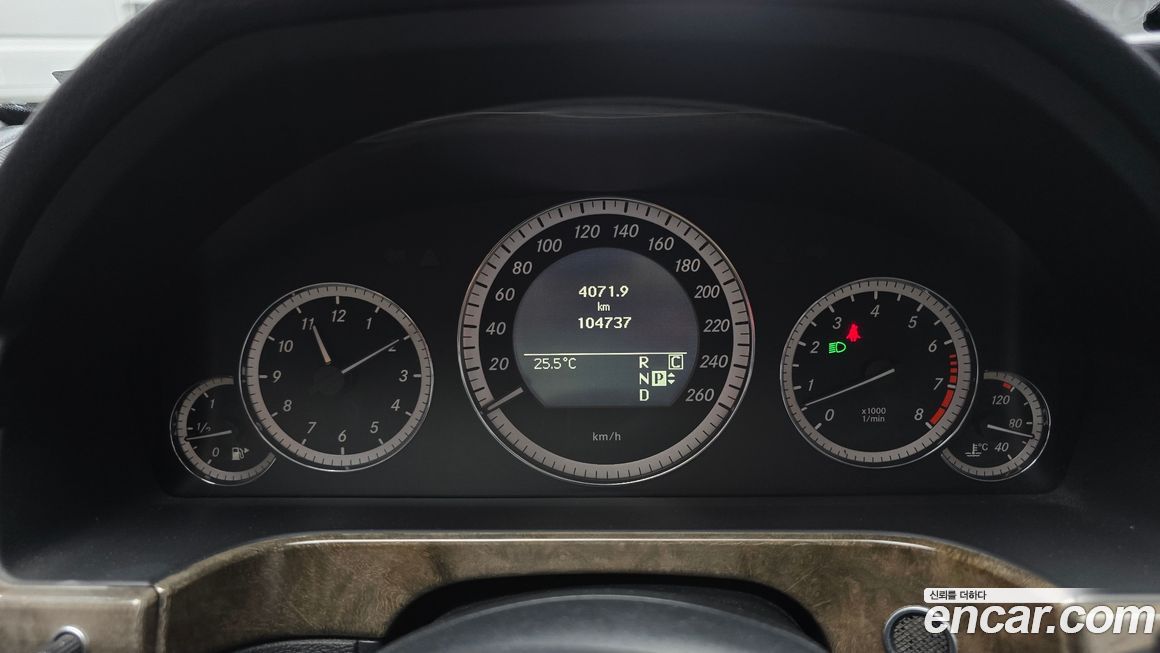 Mercedes-Benz E-Class 2010
