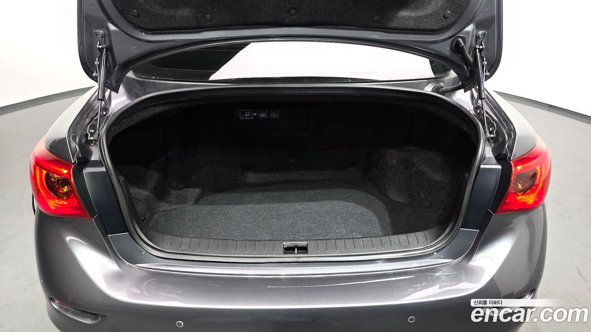 Infiniti Q50 2016
