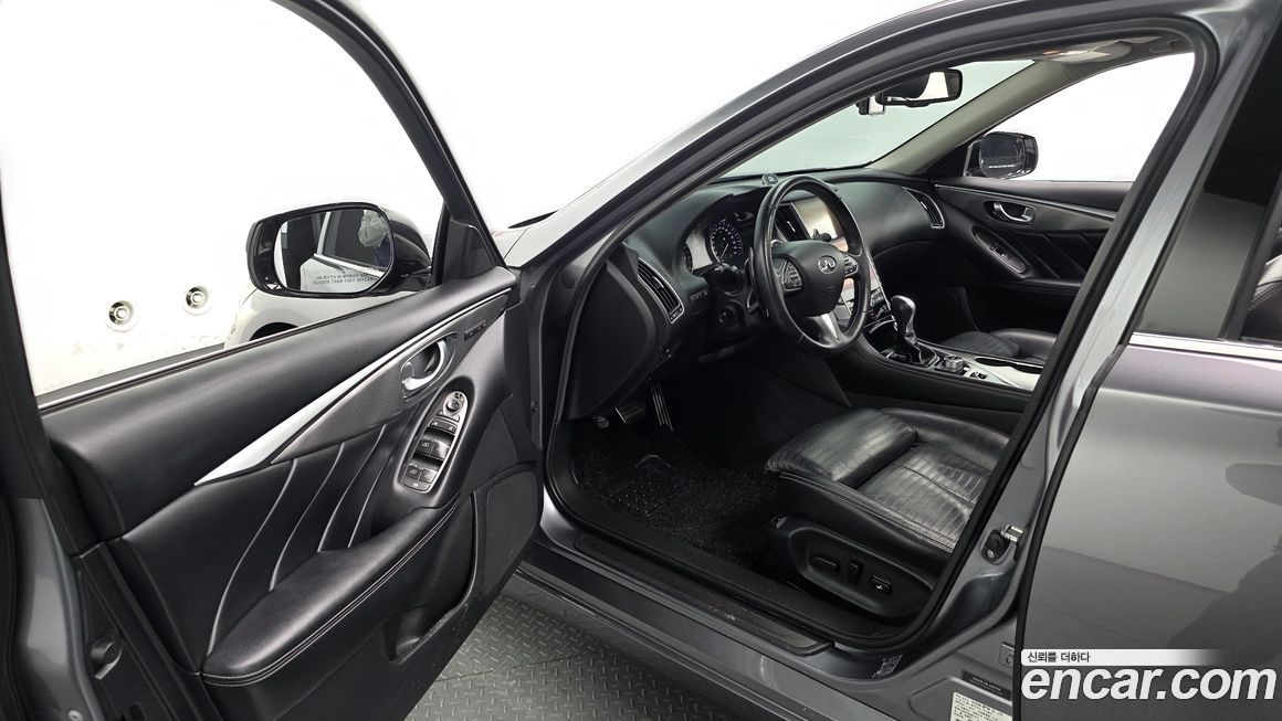 Infiniti Q50 2016