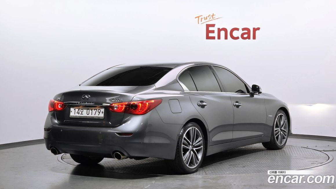 Infiniti Q50 2016