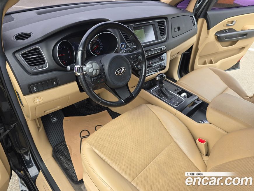 Kia Canival 2015