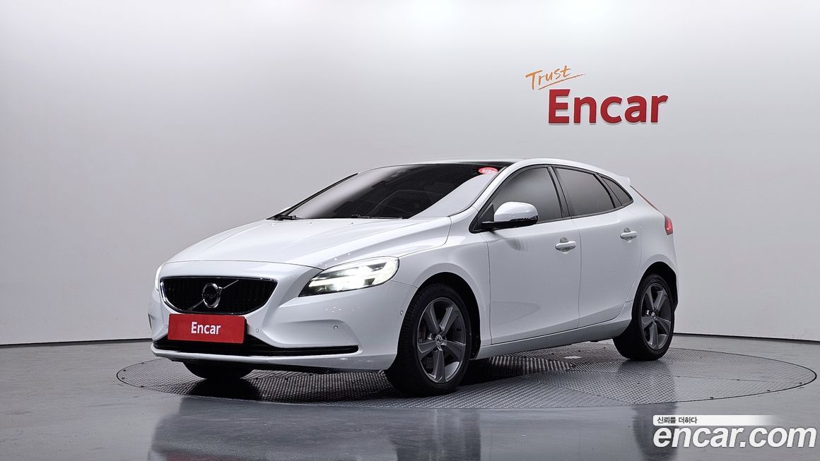 Volvo V40 2018