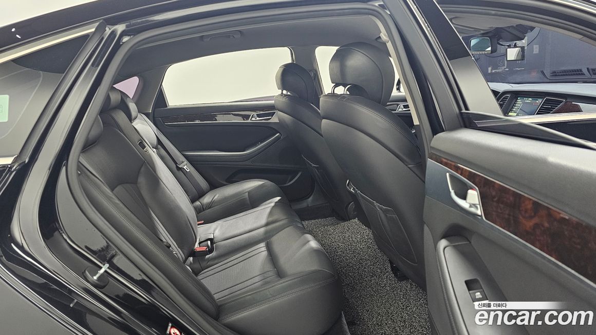 Hyundai Genesis 2016