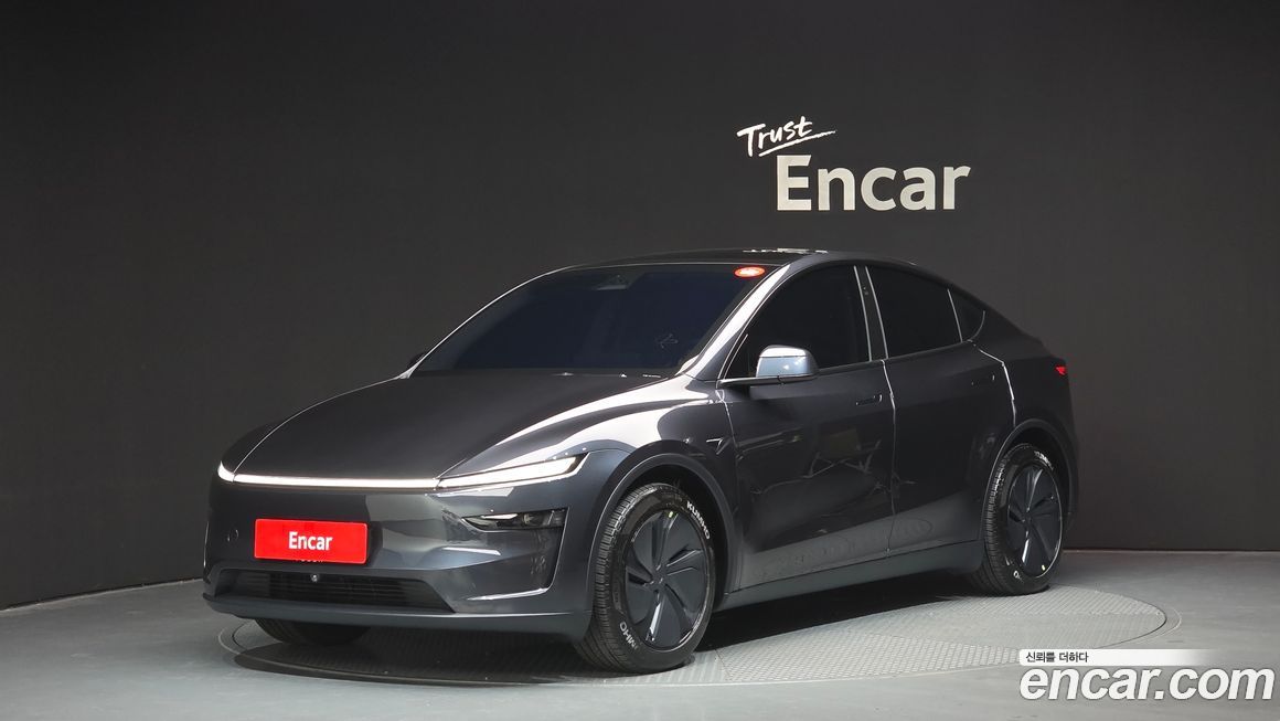 Tesla Model Y 2025