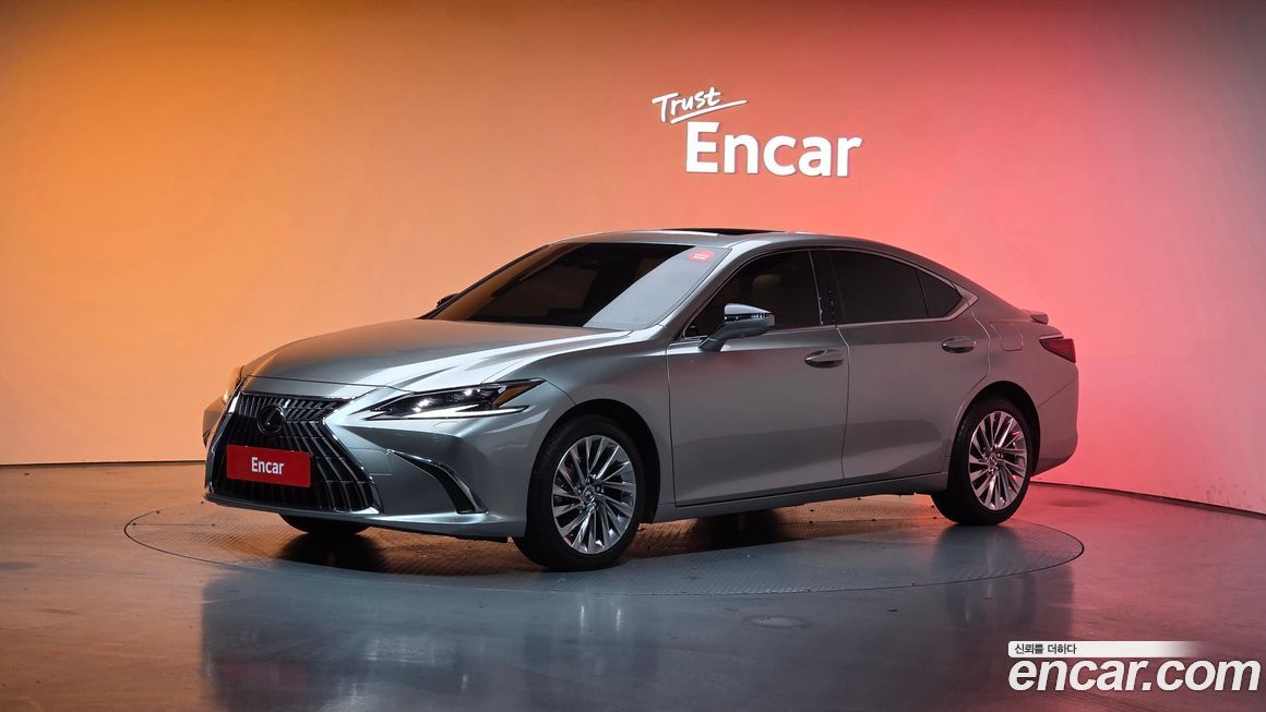 Lexus ES 2025