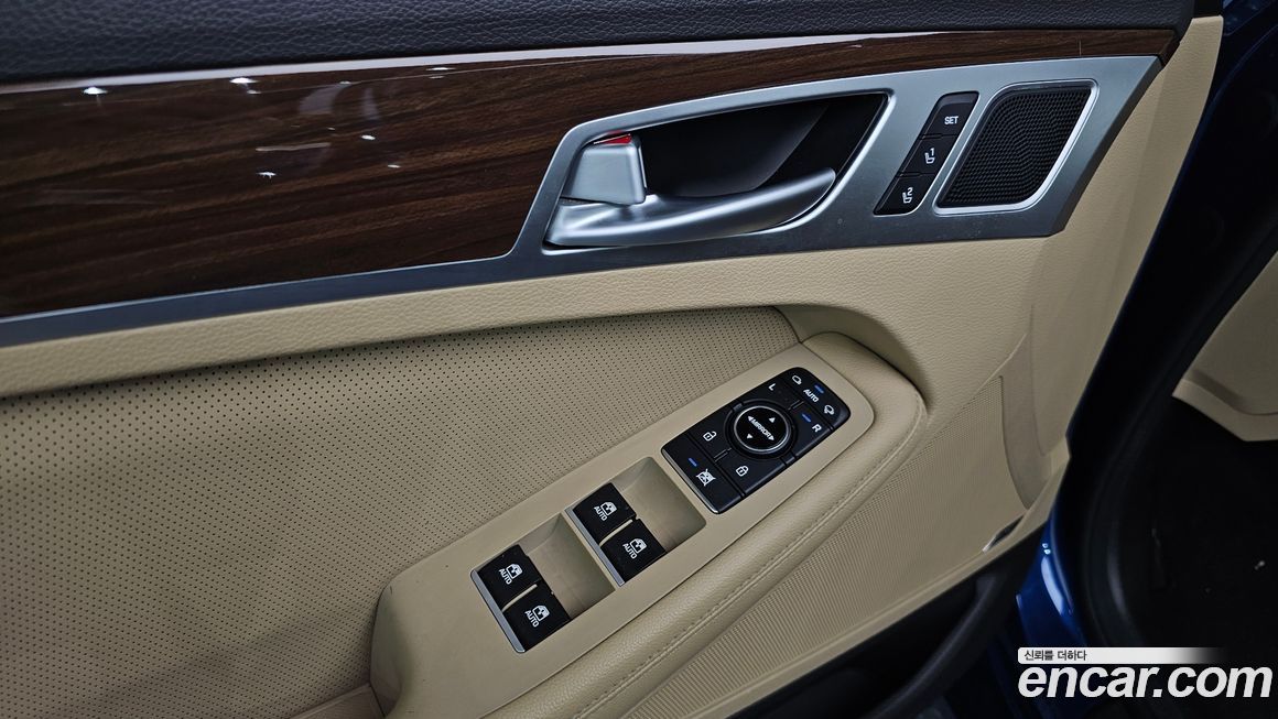 Hyundai Genesis 2016