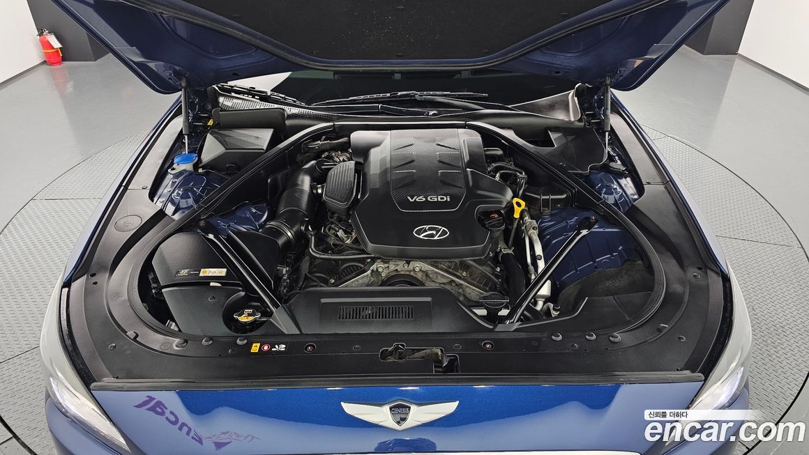 Hyundai Genesis 2016