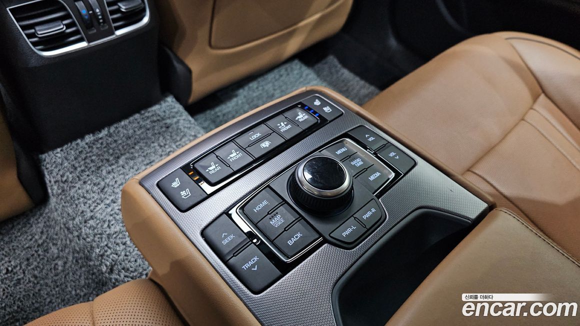 Hyundai Genesis 2016