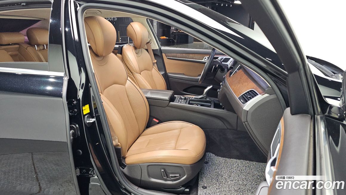 Hyundai Genesis 2016