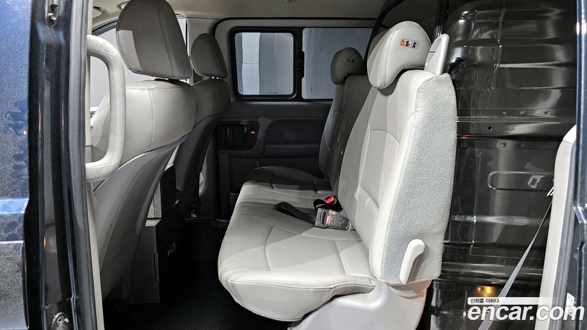 Hyundai Starex 2021