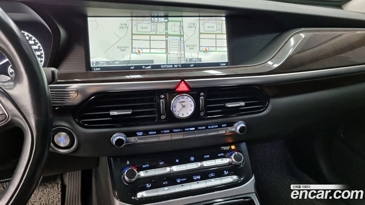 Genesis EQ900 2018