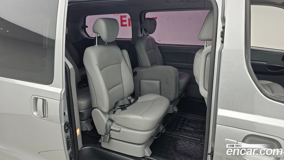 Hyundai Starex 2021