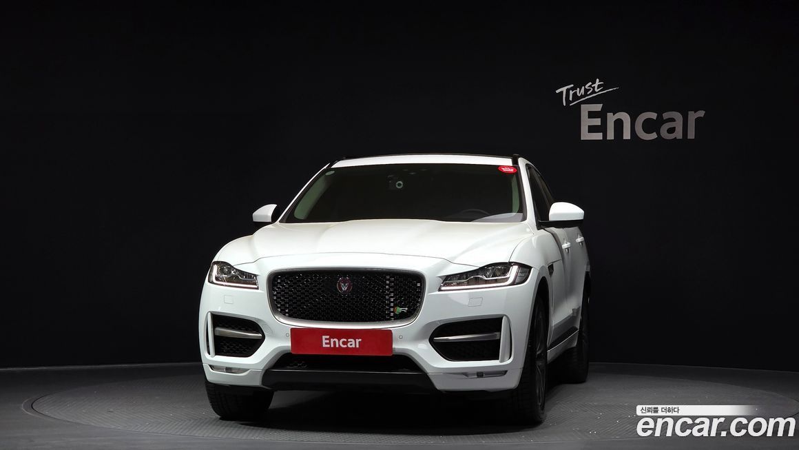 Jaguar F-PACE 2019