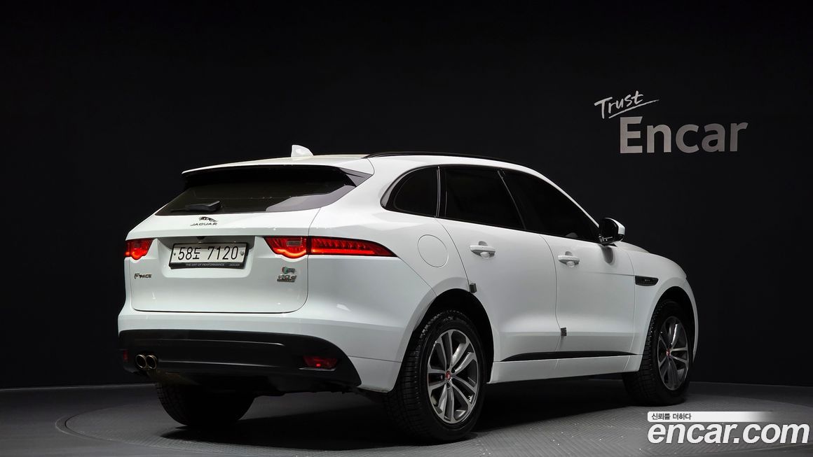 Jaguar F-PACE 2019