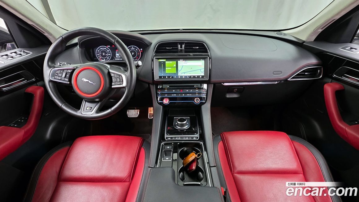 Jaguar F-PACE 2019