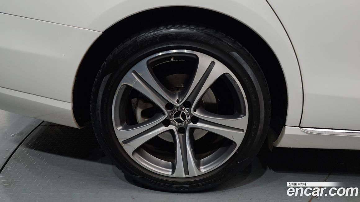 Mercedes-Benz E-Class 2019