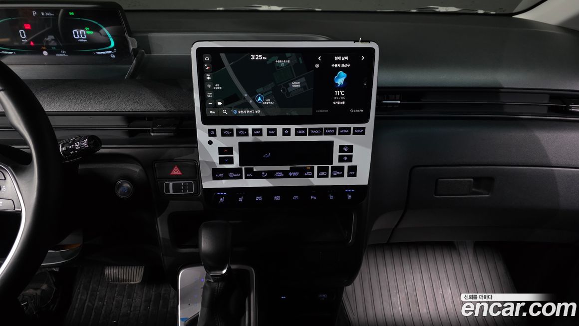 Hyundai Staria 2025