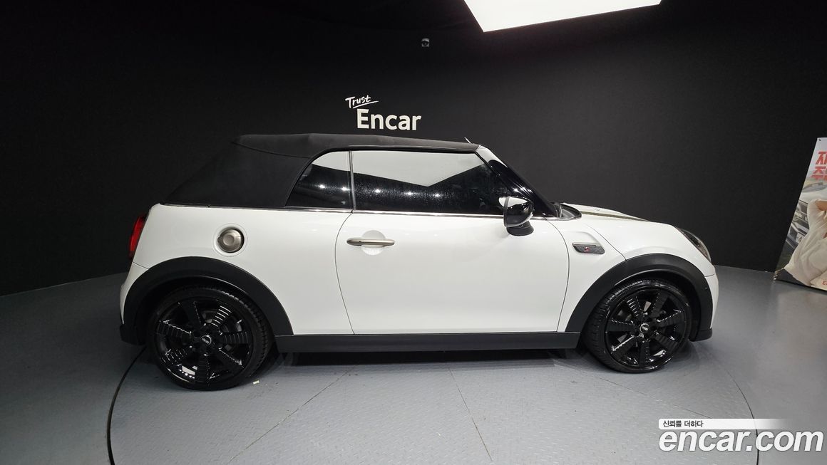 Mini Cooper Convertible 2024