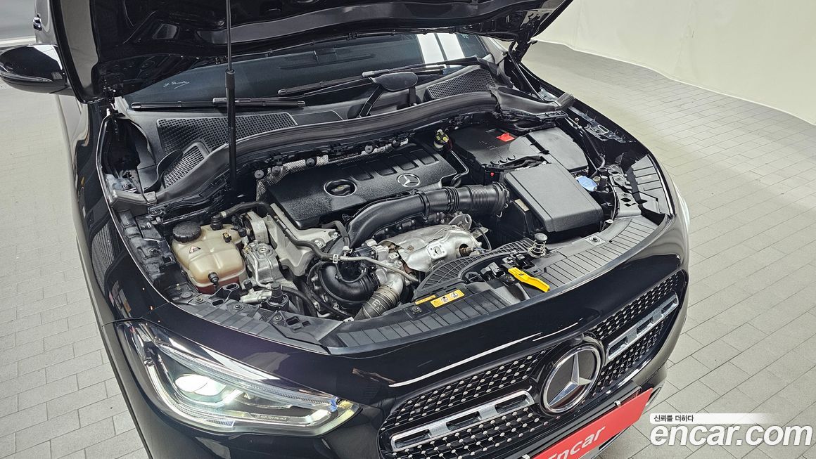 Mercedes-Benz GLA-Class 2021