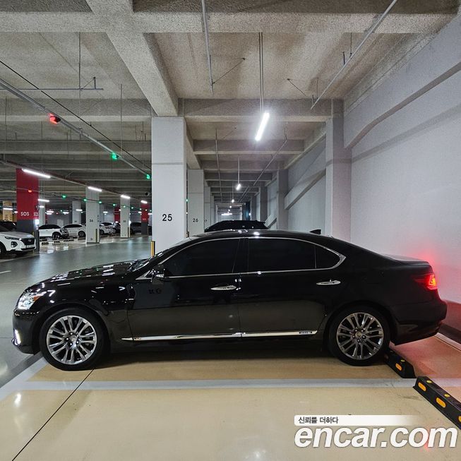 Lexus LS 2016